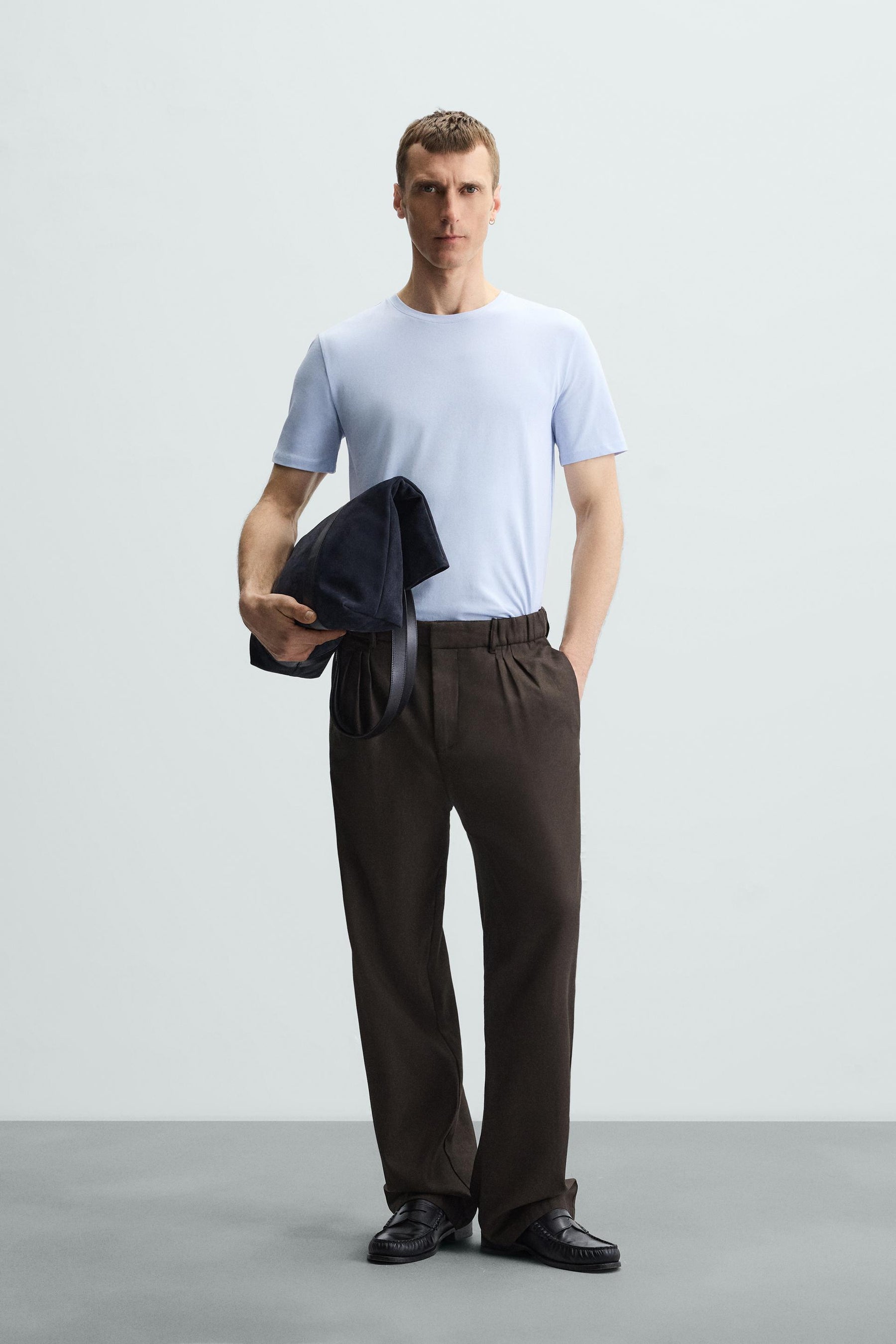 BASIC SLIM FIT T-SHIRT - Image 1
