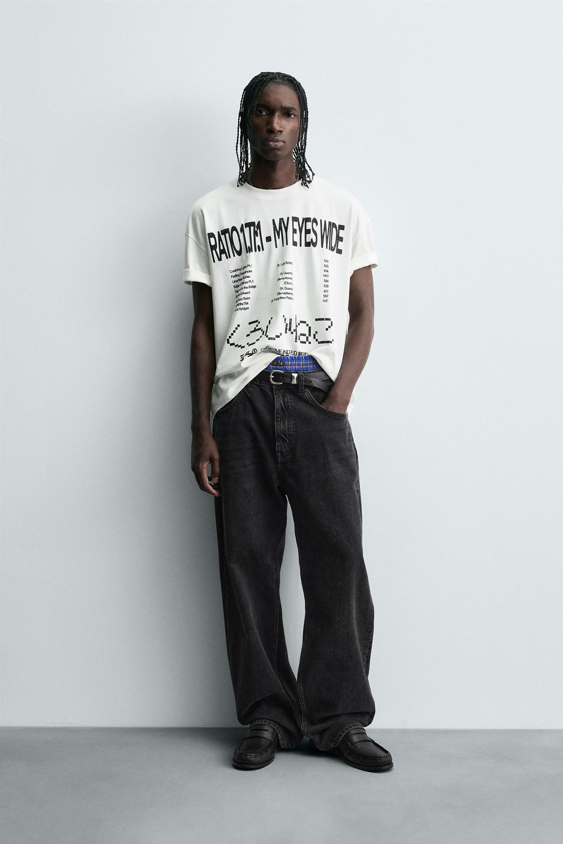 GRAPHIC TEXT T-SHIRT - Image 1