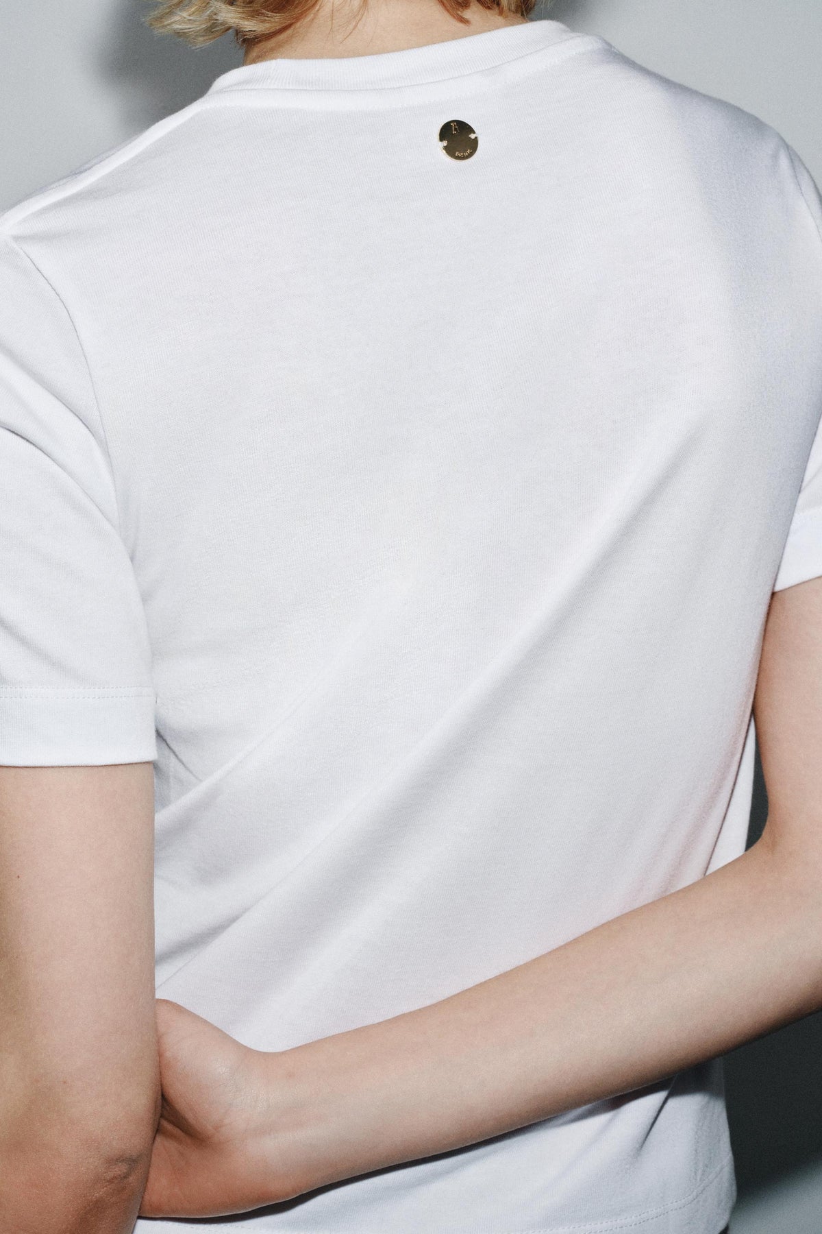 SHORT SLEEVE T-SHIRT