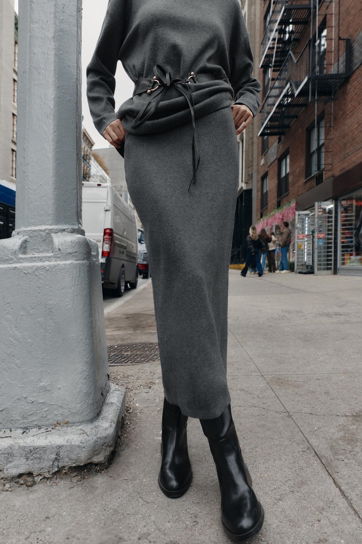 PLAIN KNIT MIDI SKIRT