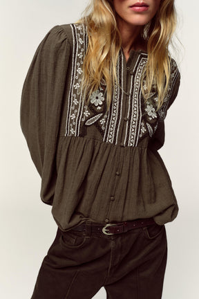 EMBROIDERED BLOUSE