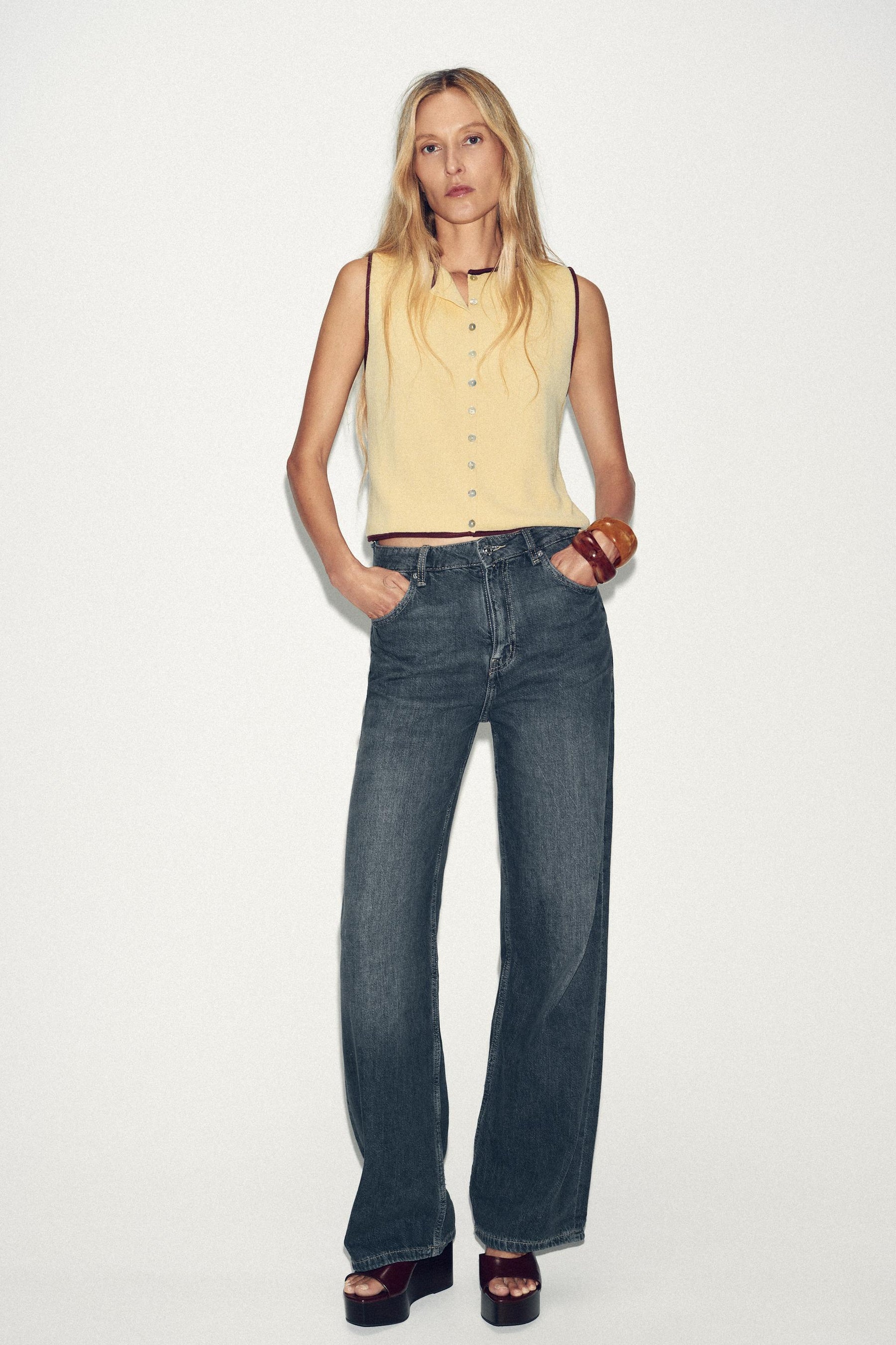 KNIT TOP WITH CONTRAST TRIMS - Image 1