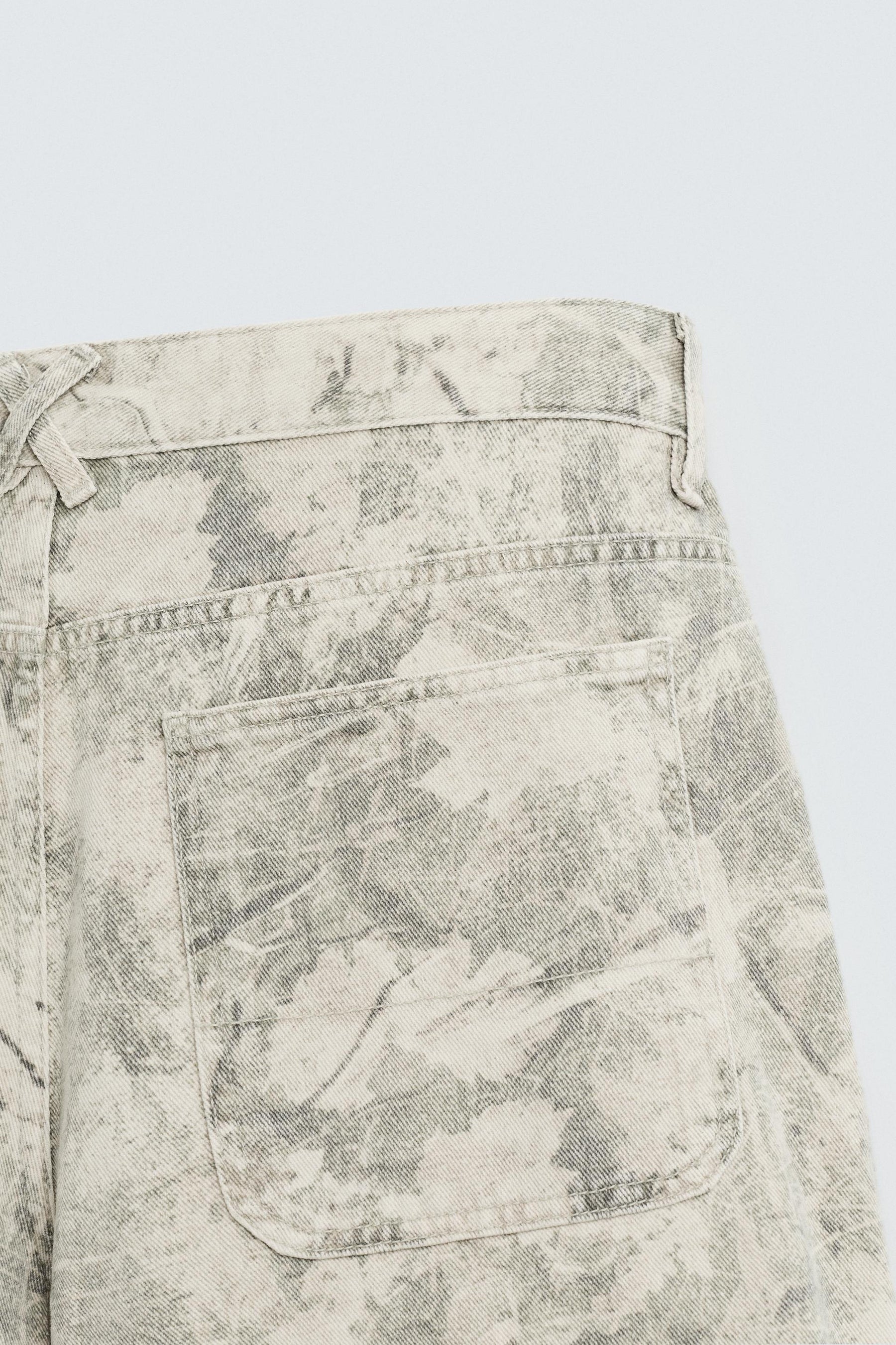 ABSTRACT PRINT RELAXED FIT BERMUDA SHORTS - Image 8