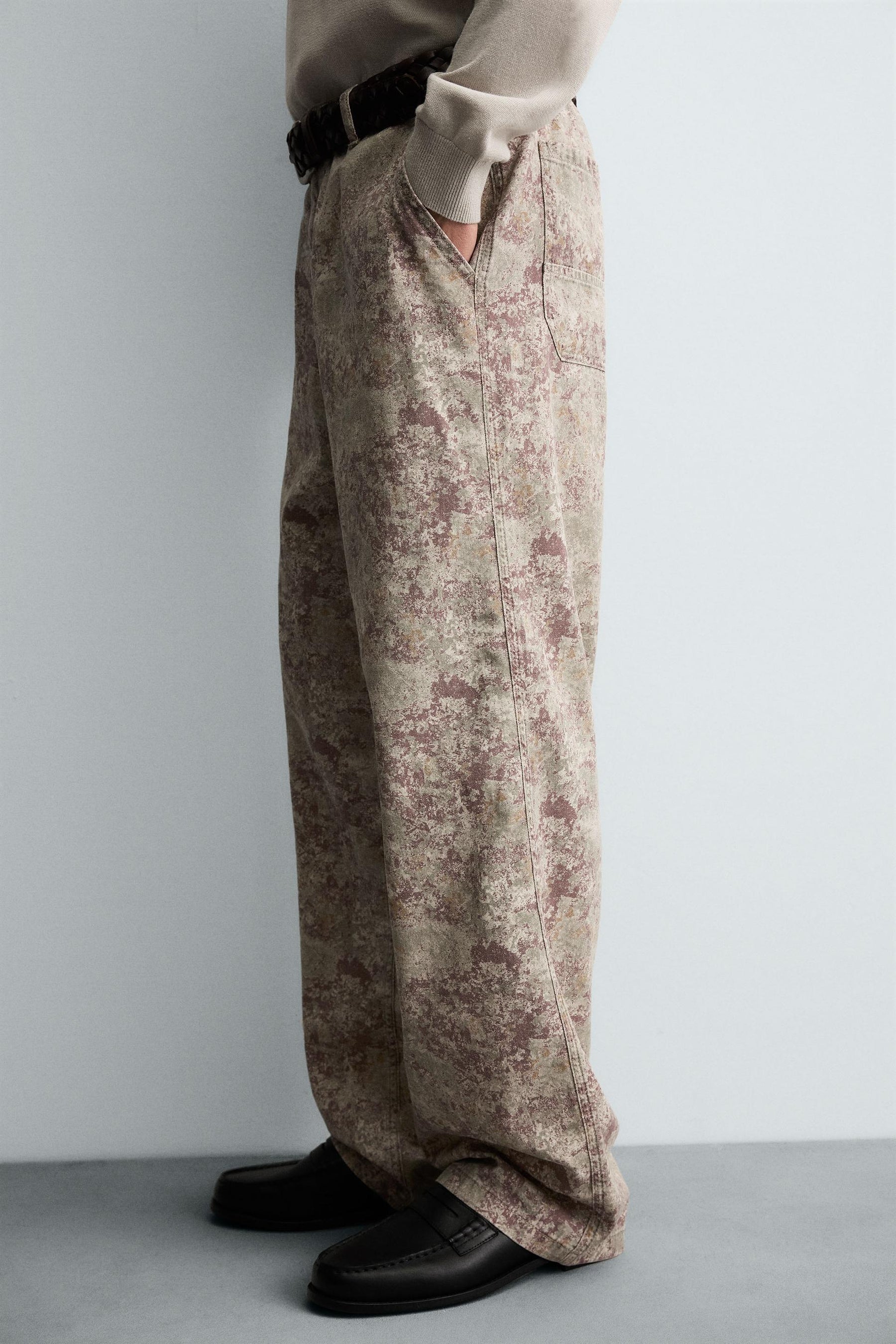 ABSTRACT PRINT RELAXED FIT TROUSERS - Image 6