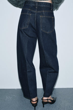 Barrel High-Waist Jeans