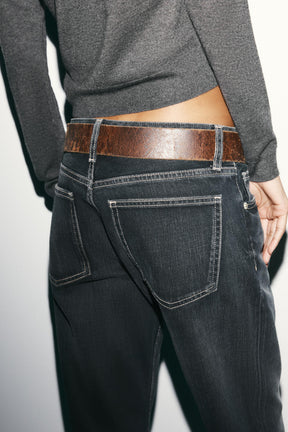 Wide-leg low-rise jeans