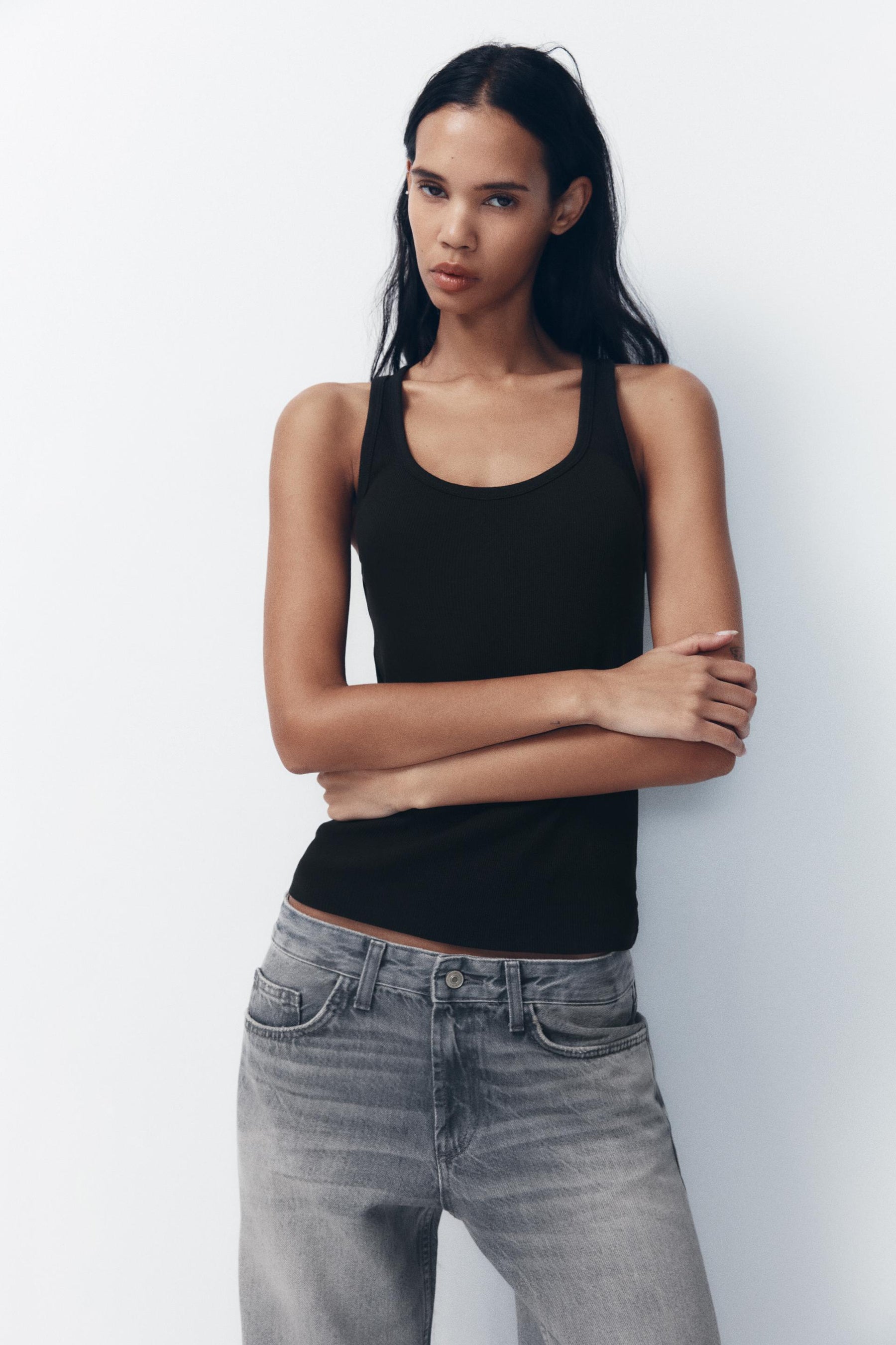 WIDE-LEG MID-RISE JEANS