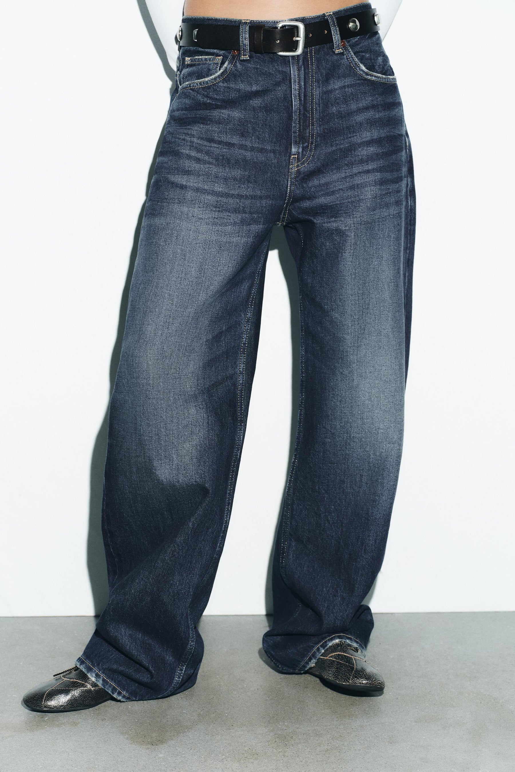 STRAIGHT WIDE HIGH-WAIST JEANS