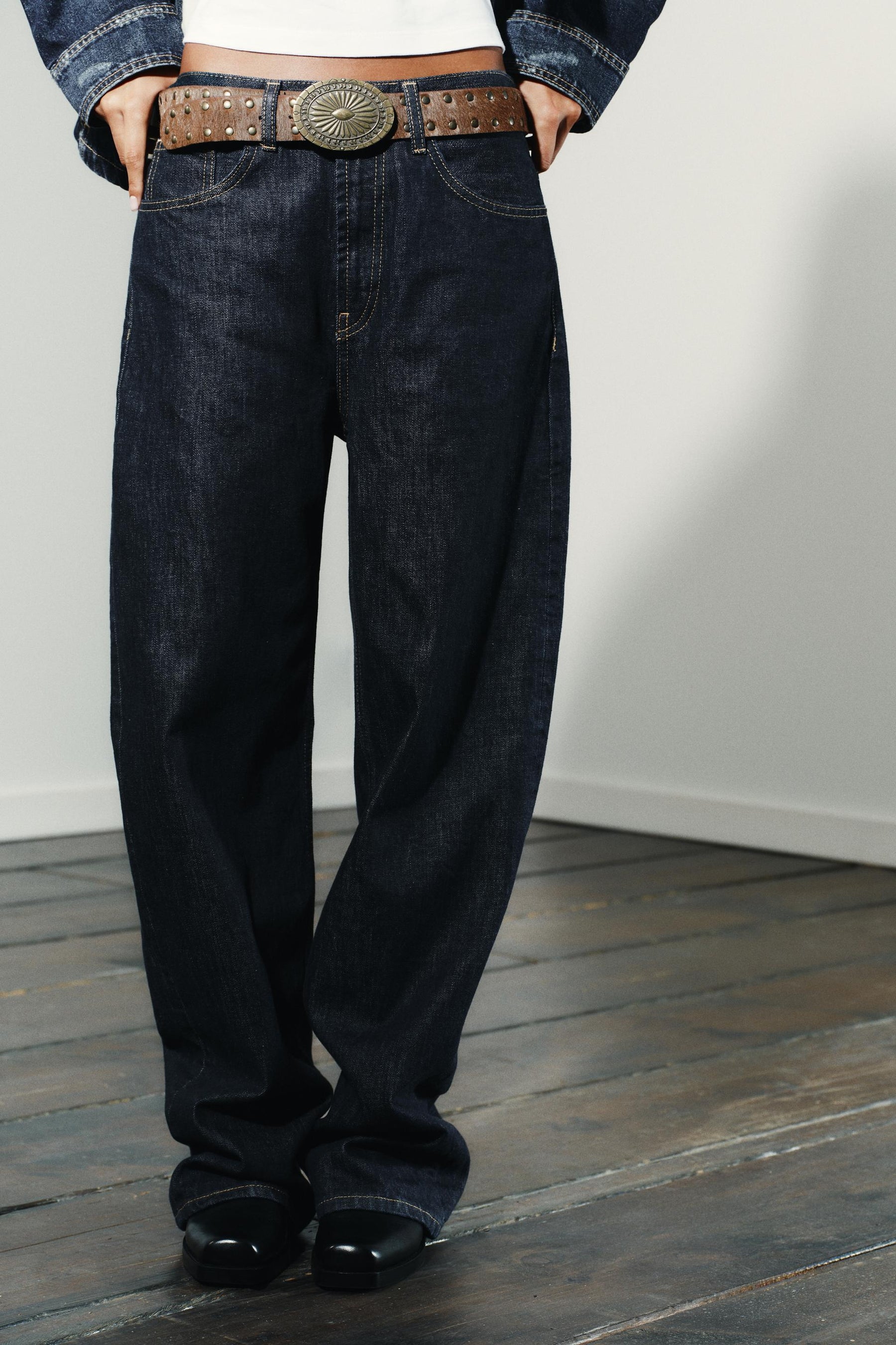 Straight high-waist jeans with