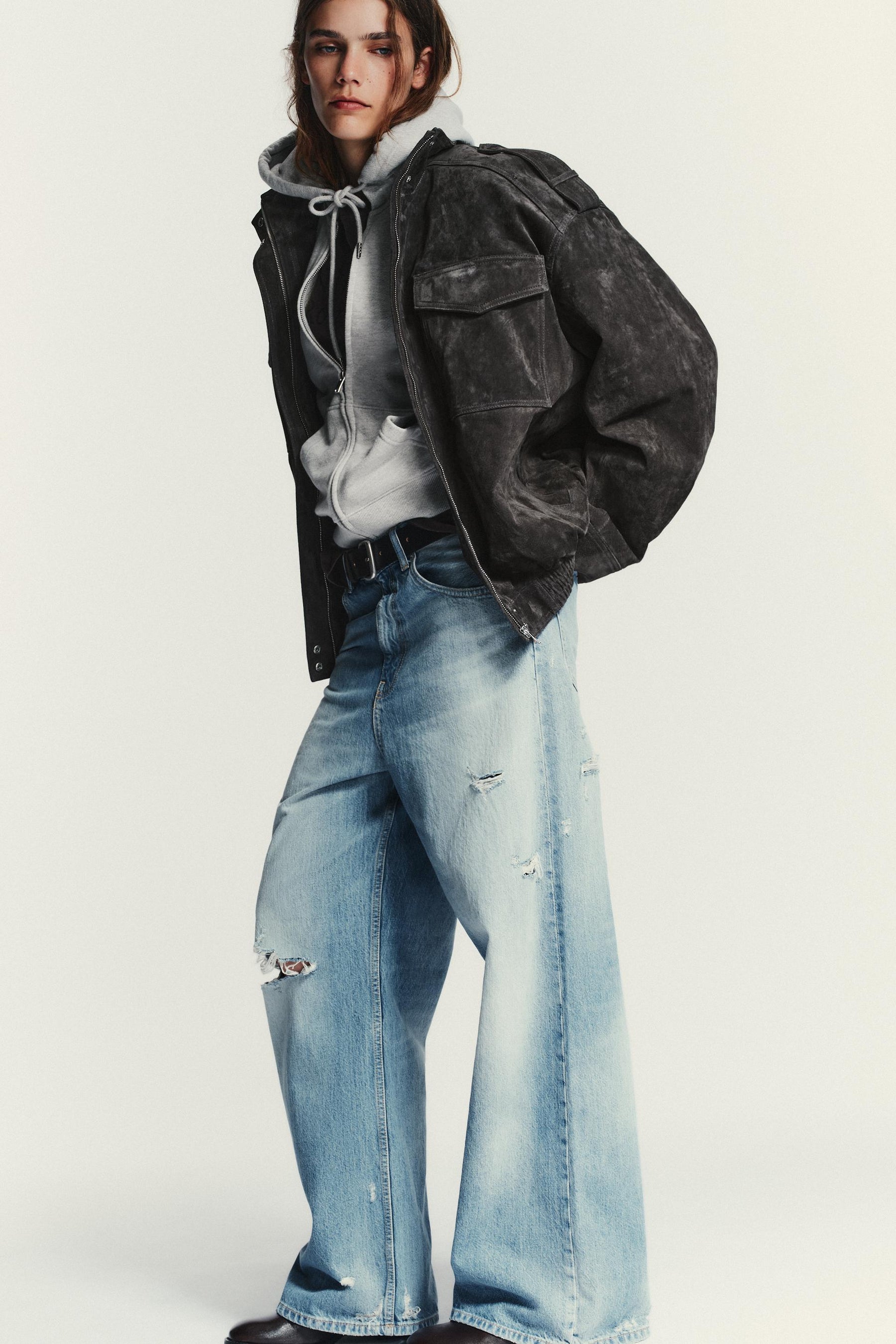 MID-WAIST BAGGY JEANS