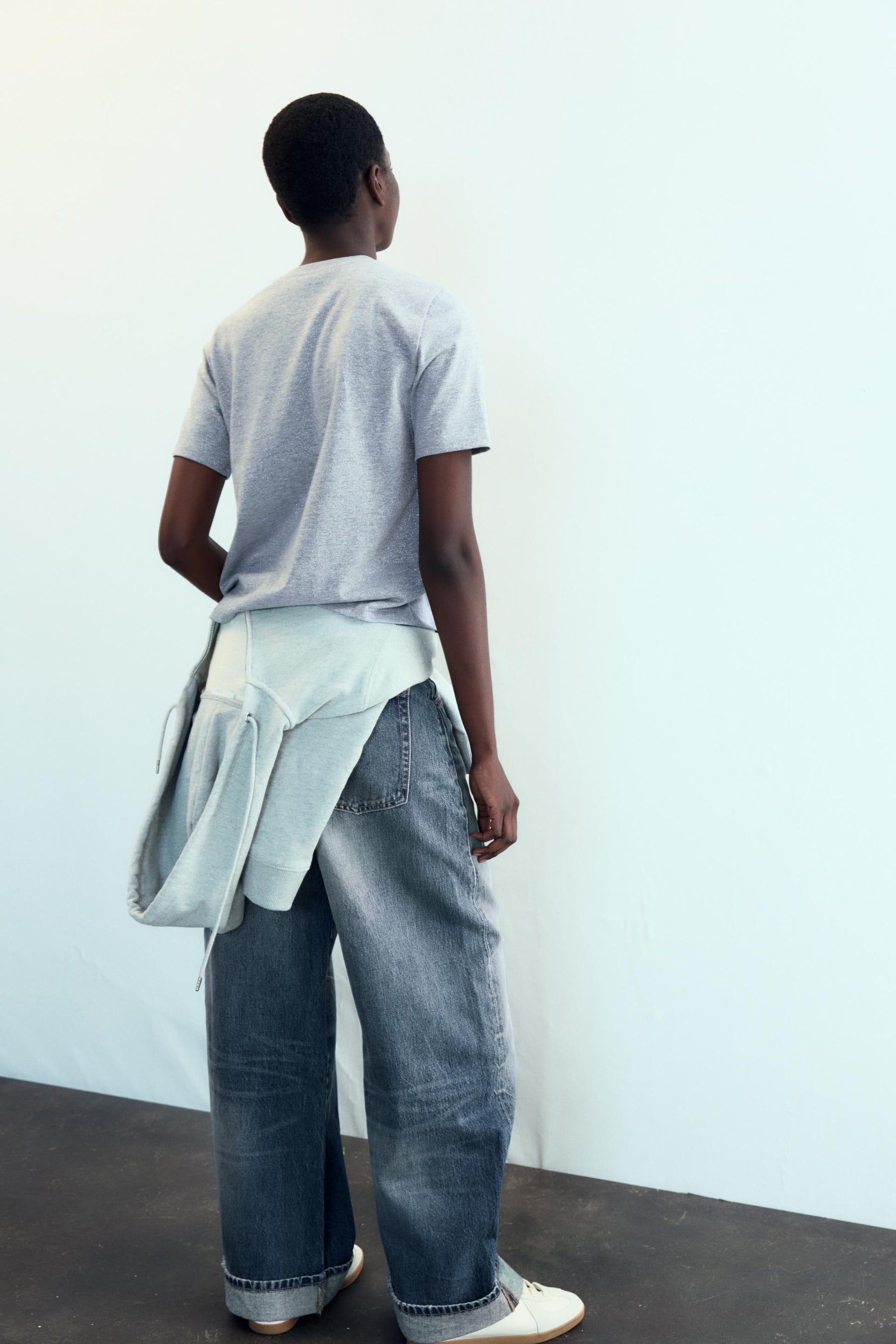 SHIMMER TEXT T-SHIRT