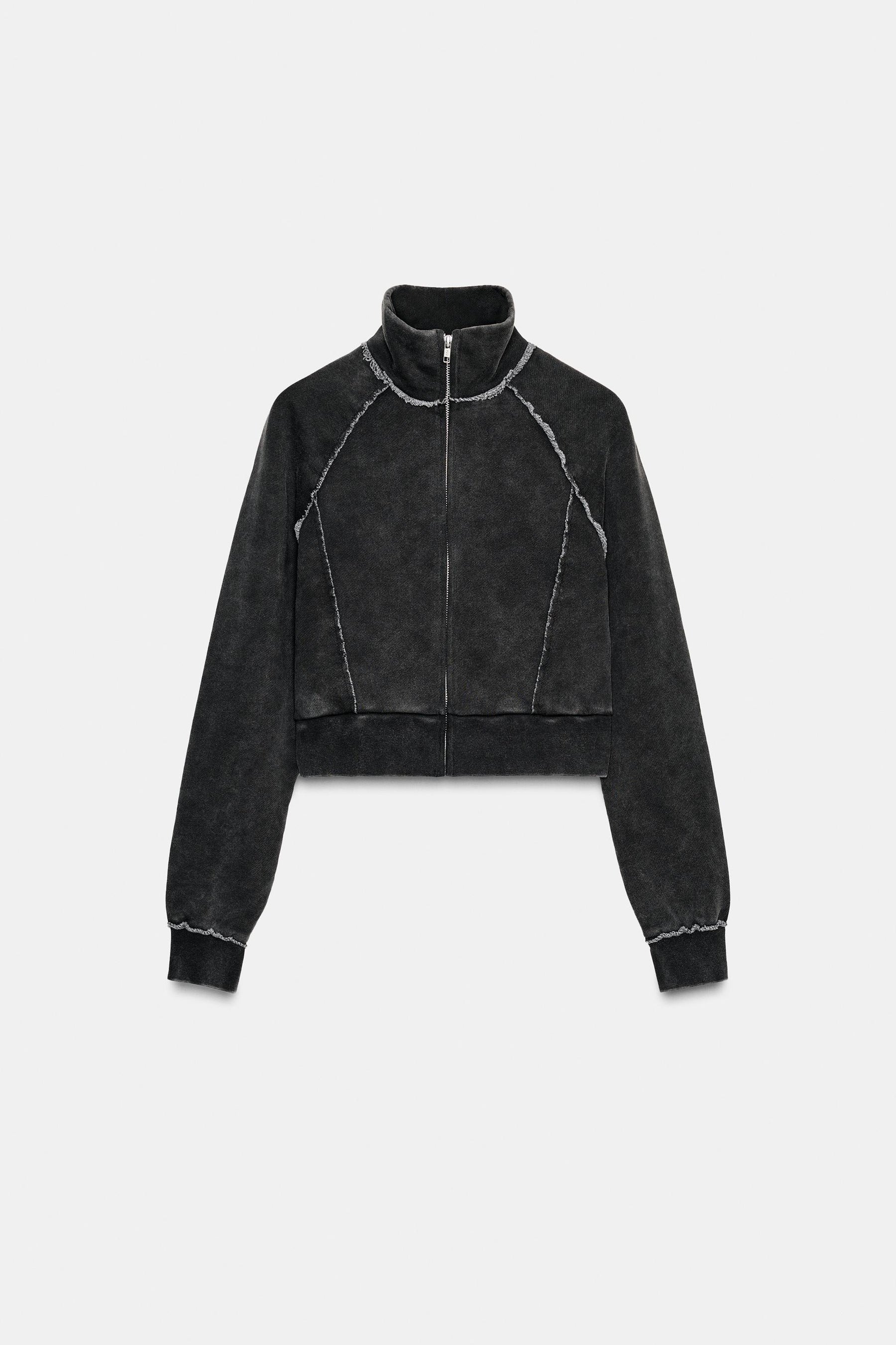 Seam-detailed sweatshirt.