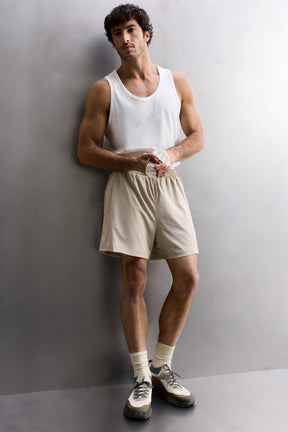 CONTRAST PERFORATED SHORTS - Image 5