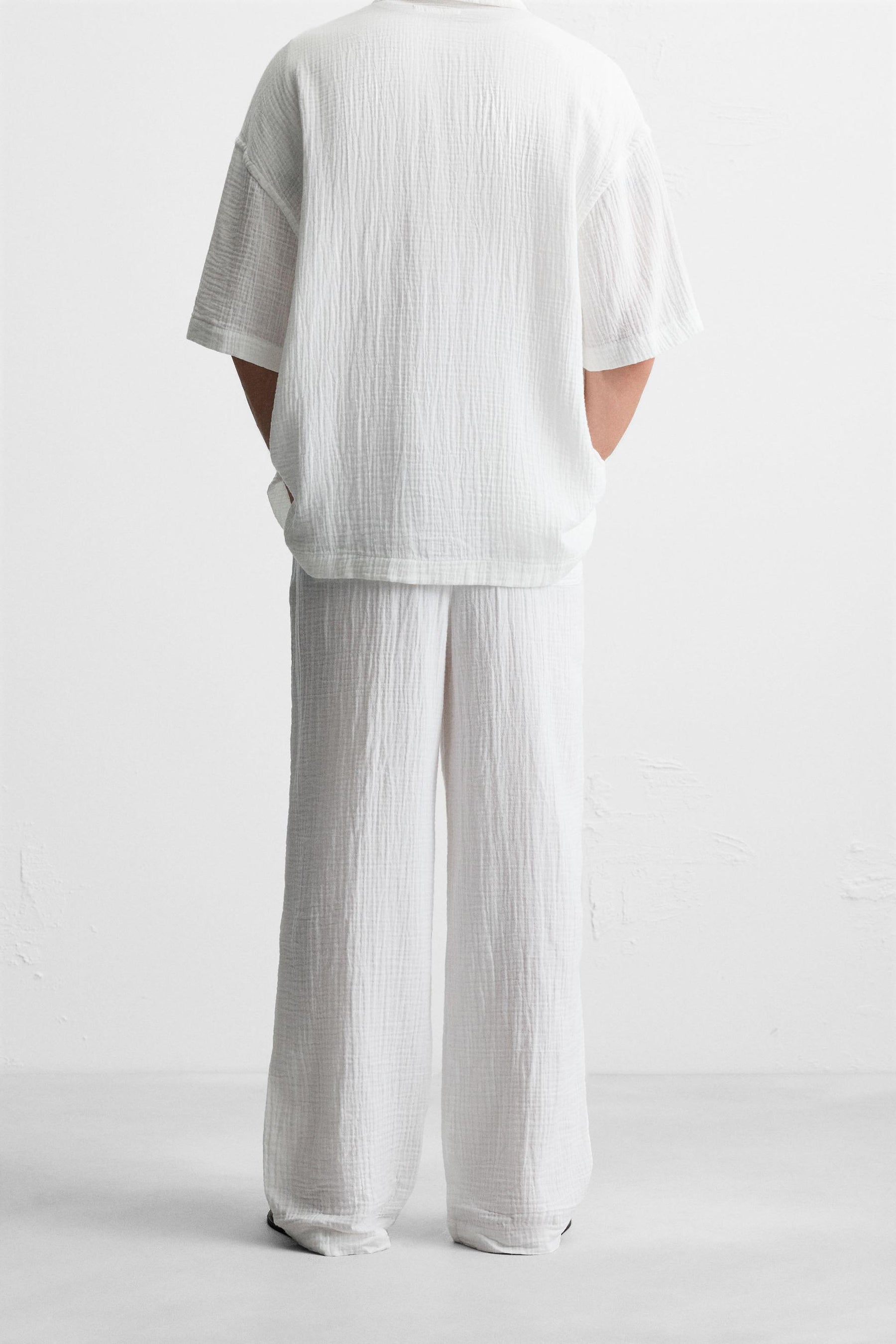 CRINKLED-EFFECT TROUSERS - Image 3