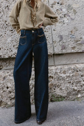 Mid-Waist Wide-Leg Jeans