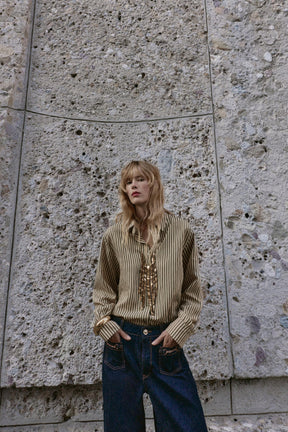 Mid-Waist Wide-Leg Jeans