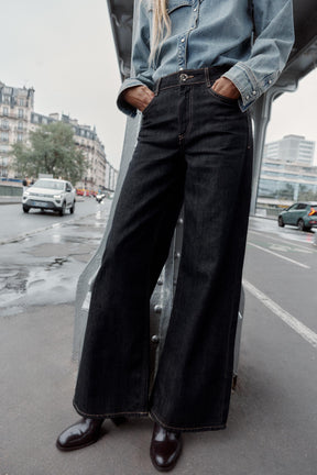 High-waist wide-leg jeans