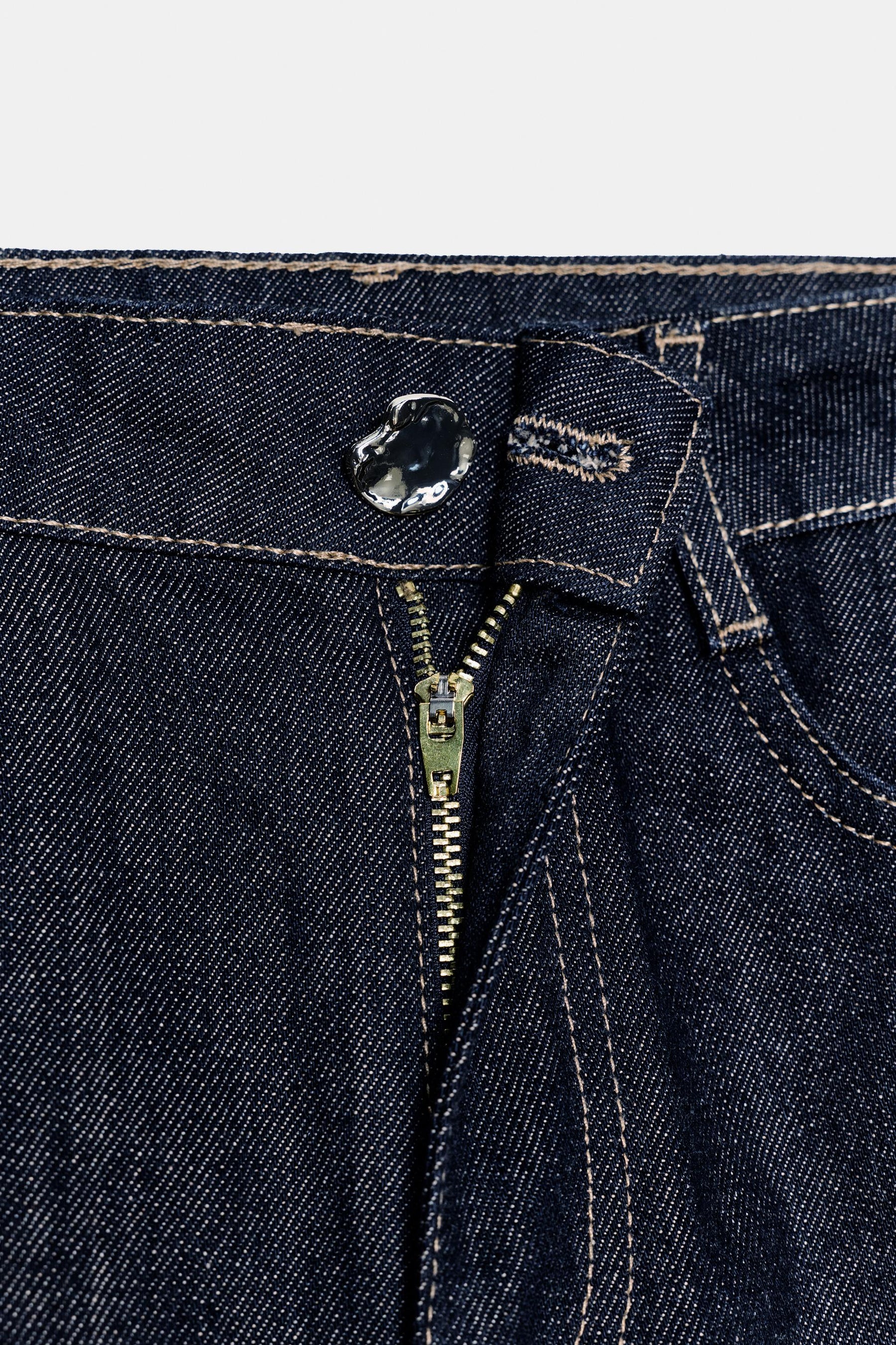 High-waist wide-leg jeans