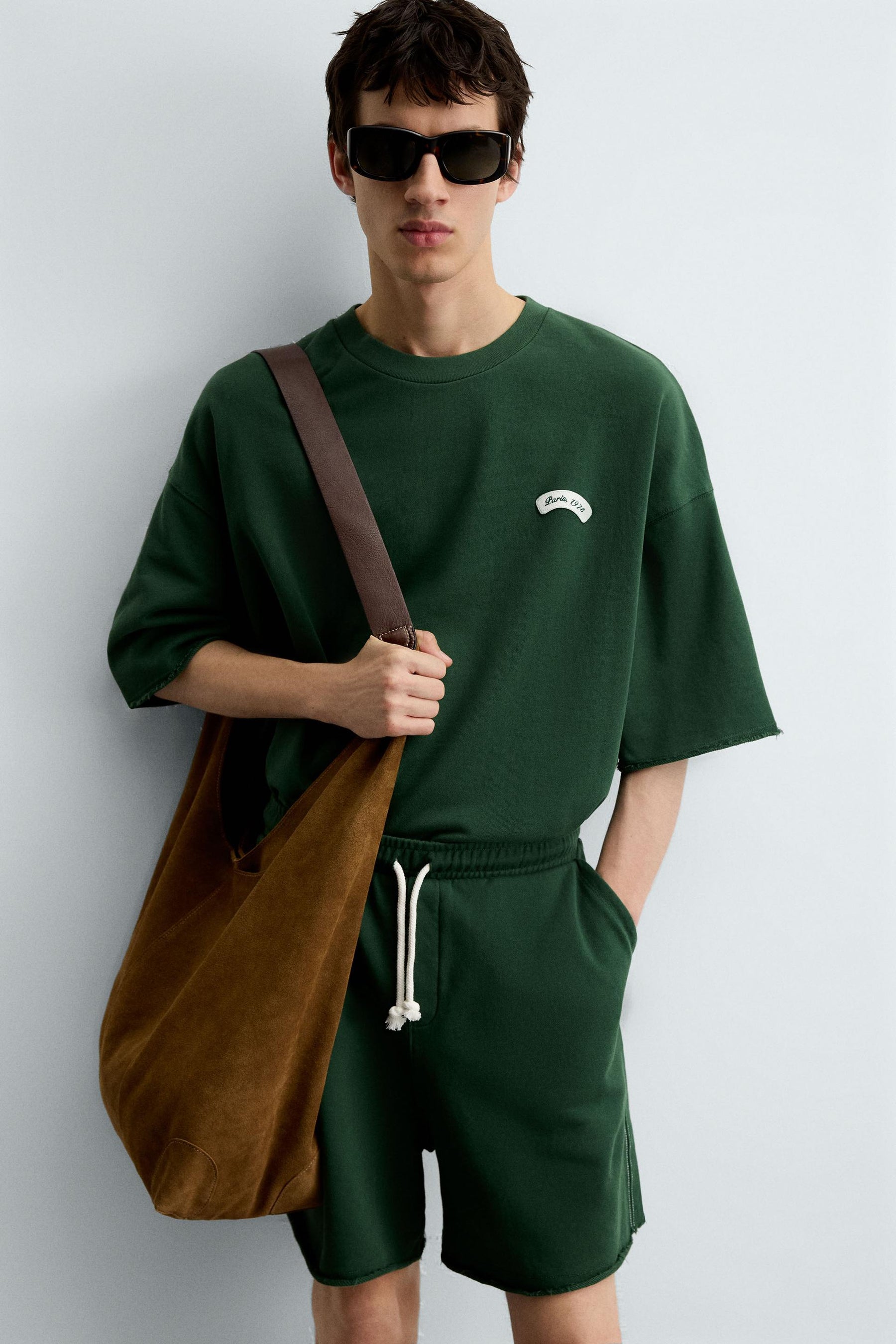 SWEATSHIRT WITH CONTRAST PATCH - Image 6