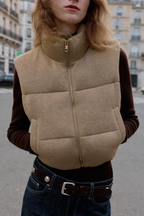 SHORT KNITTED PUFFER GILET - Image 2