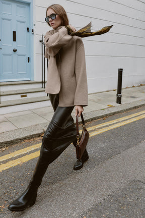 SHORT WOOL COAT WITH SCARF - Image 3