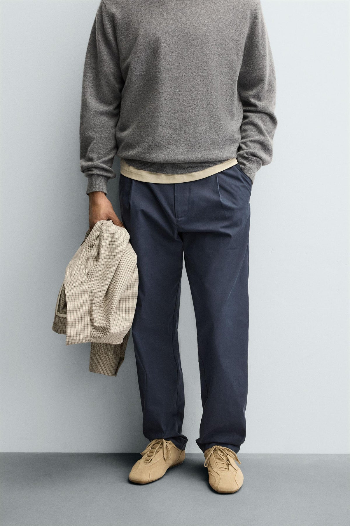 RELAXED FIT PLEATED TROUSERS - Image 2