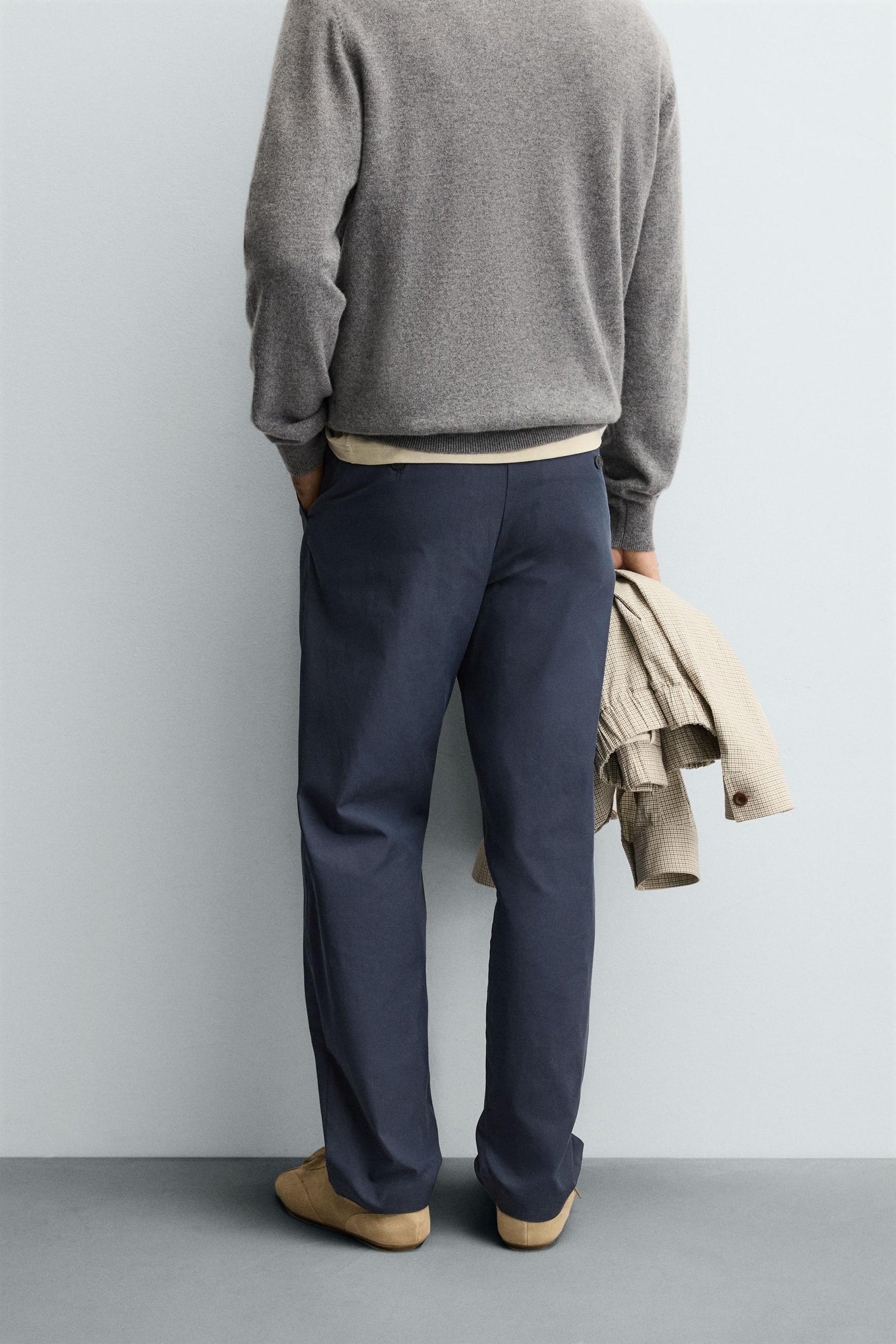 RELAXED FIT PLEATED TROUSERS - Image 3