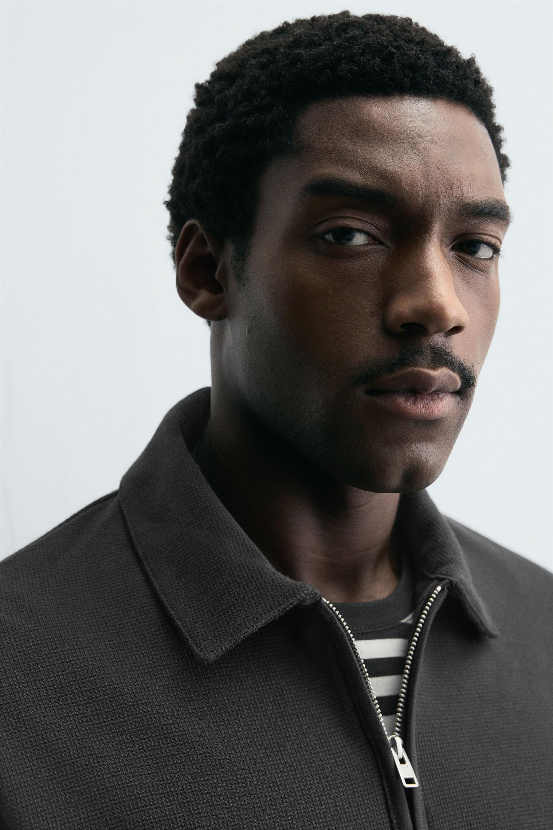 TEXTURED WEAVE POLO SHIRT WITH ZIP - Image 5