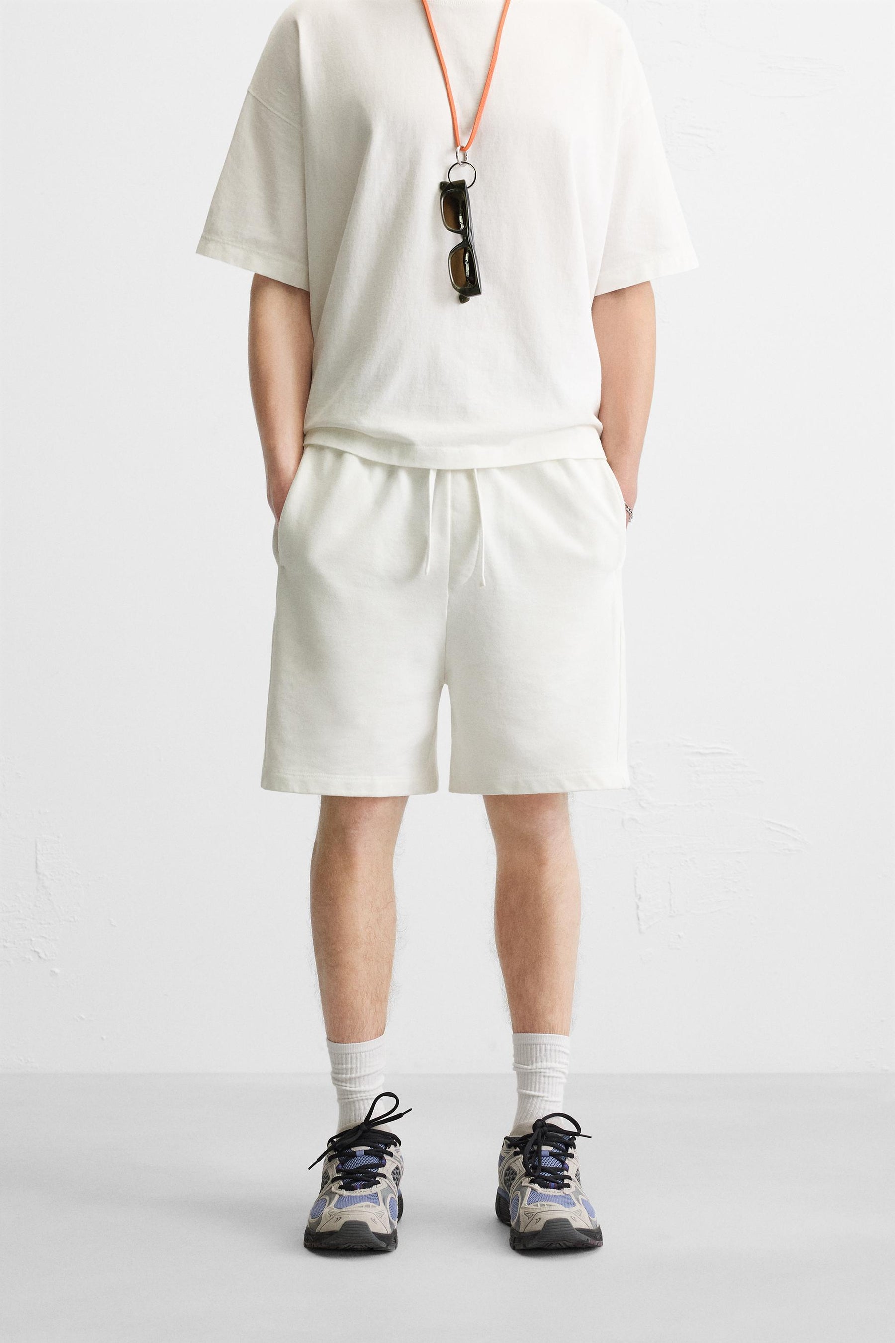 WASHED JOGGER BERMUDA SHORTS - Image 2