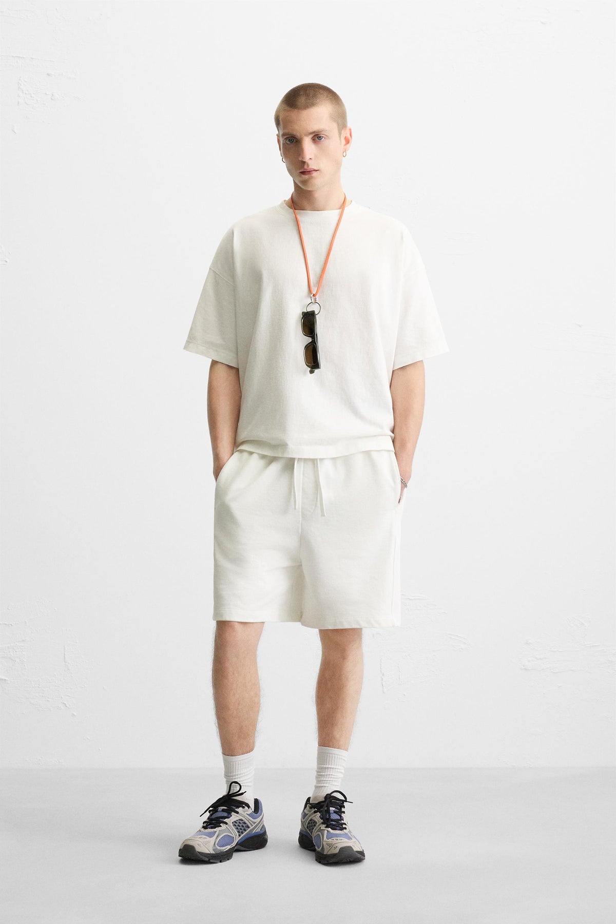 WASHED JOGGER BERMUDA SHORTS - Image 1