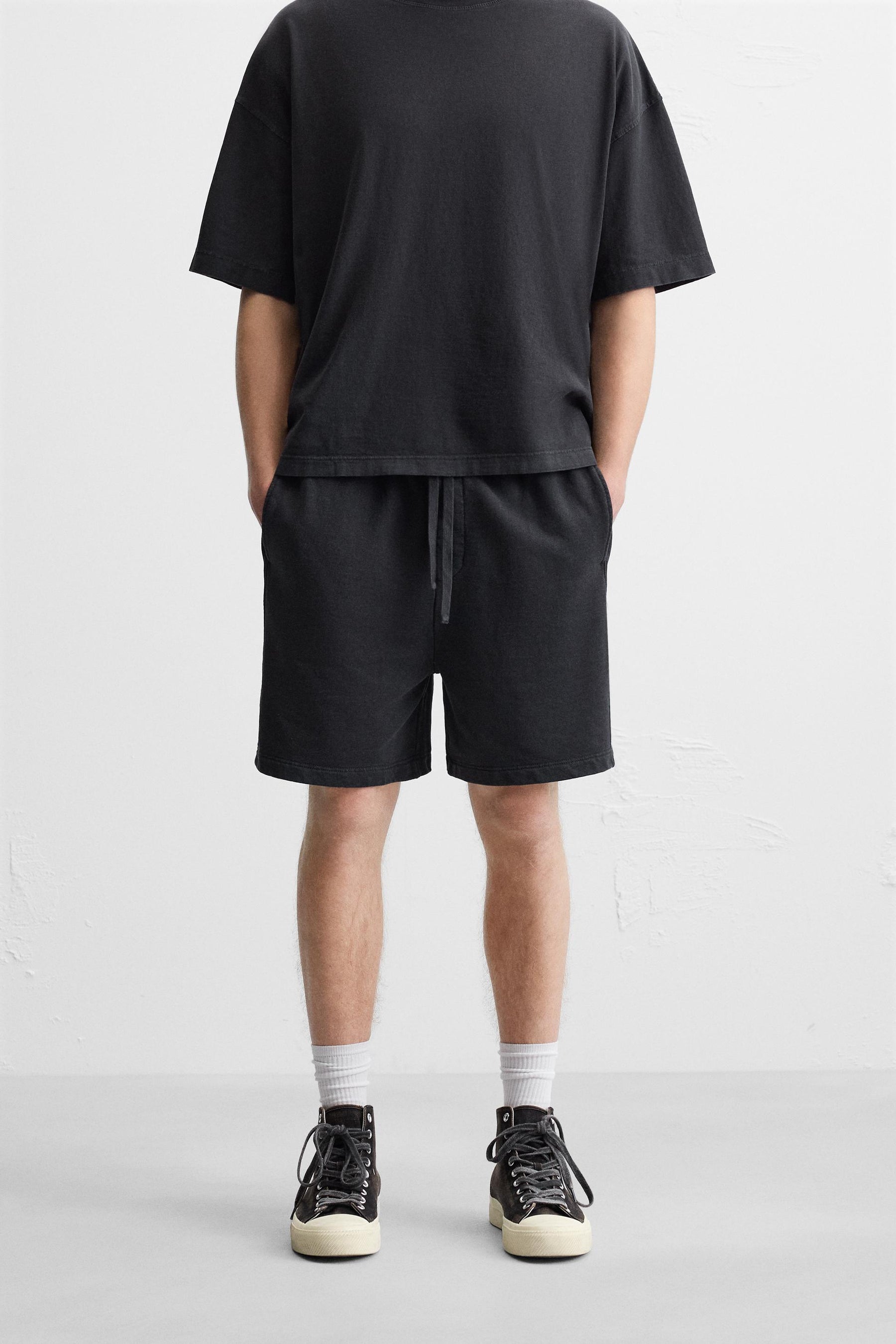 WASHED JOGGER BERMUDA SHORTS - Image 2