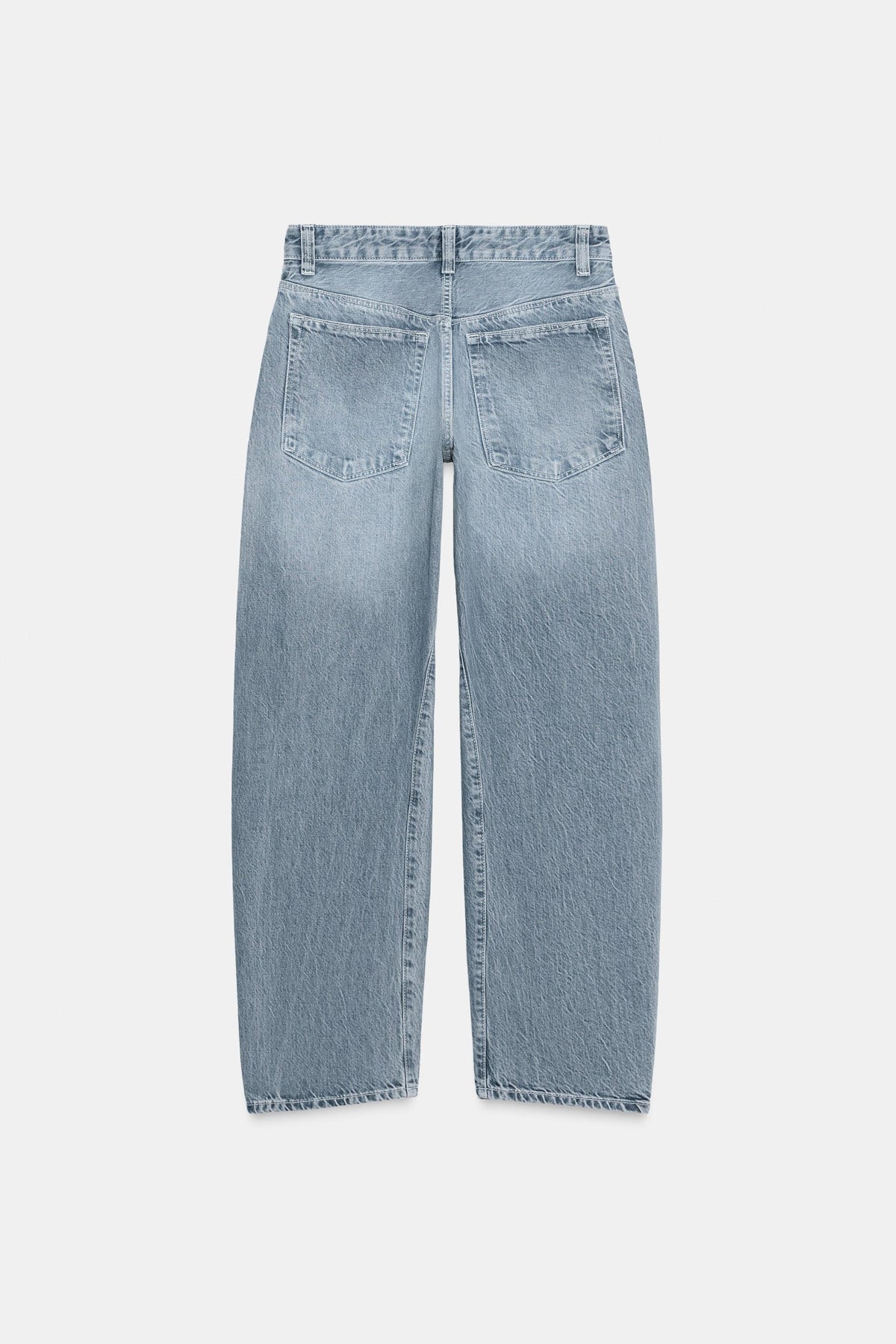 Cropped jeans with displaced
