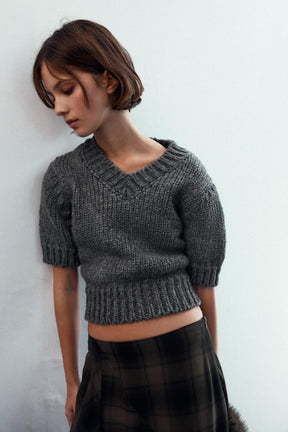 CROPPED KNIT V-NECK JUMPER - Image 2