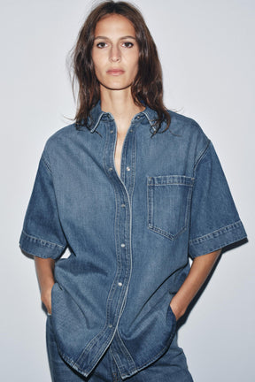 Short-sleeve denim shirt