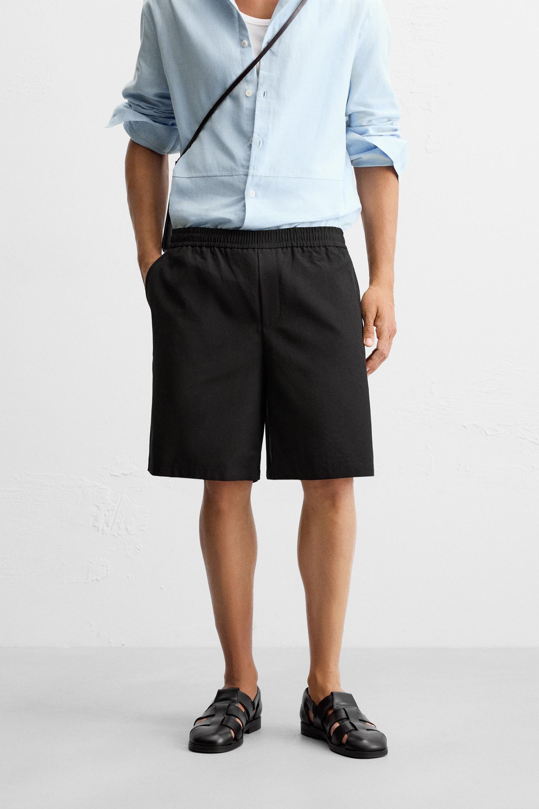TEXTURED REGULAR FIT BERMUDA SHORTS - Image 2