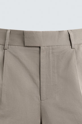 RELAXED FIT PLEATED BERMUDA SHORTS - Image 9