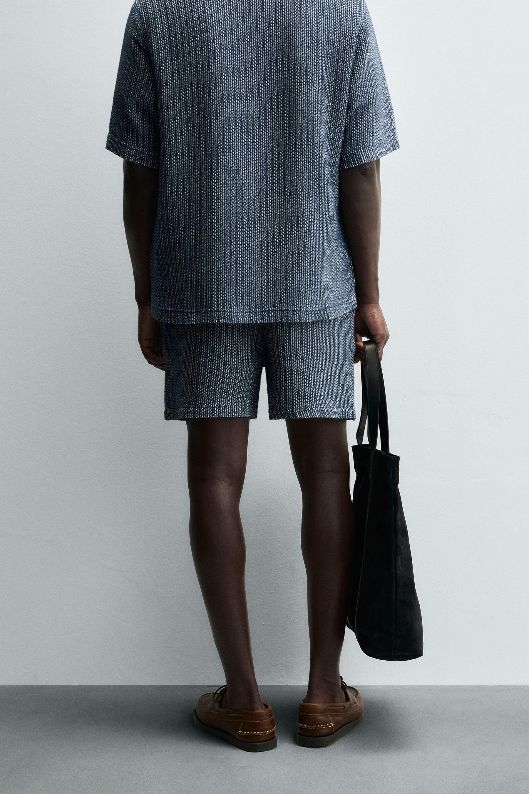 JACQUARD TEXTURED BERMUDA SHORTS - Image 3