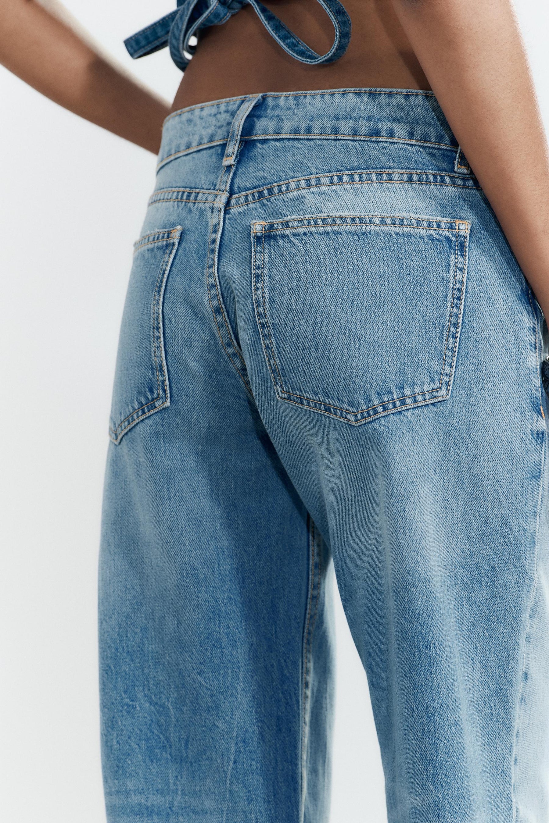 Wide-leg low-rise jeans