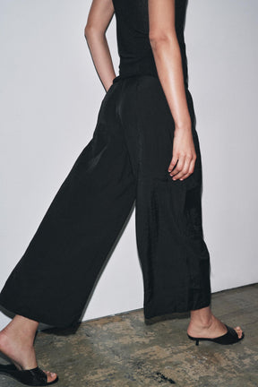 Cropped Darted Trousers