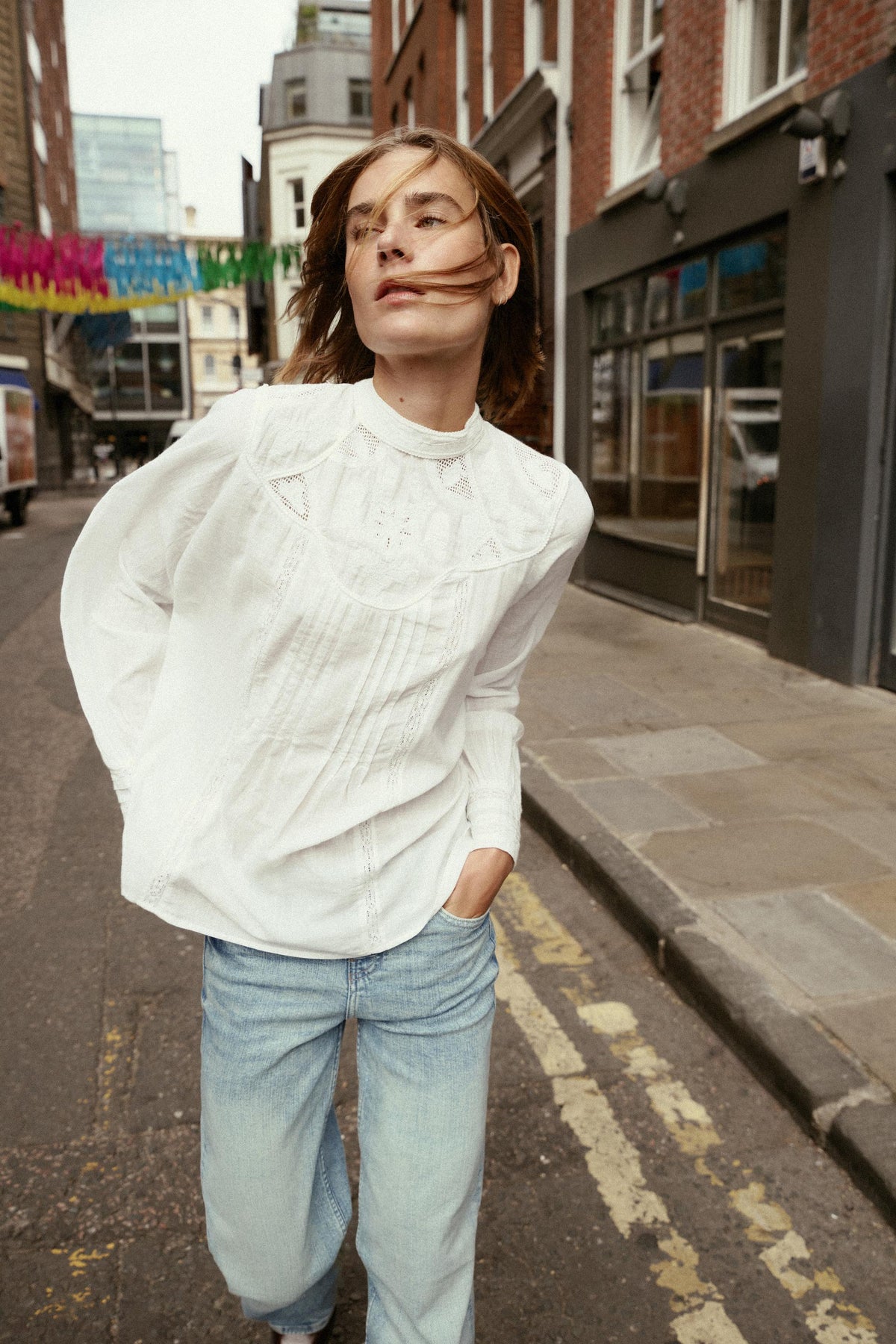 FLORAL EMBROIDERED BLOUSE