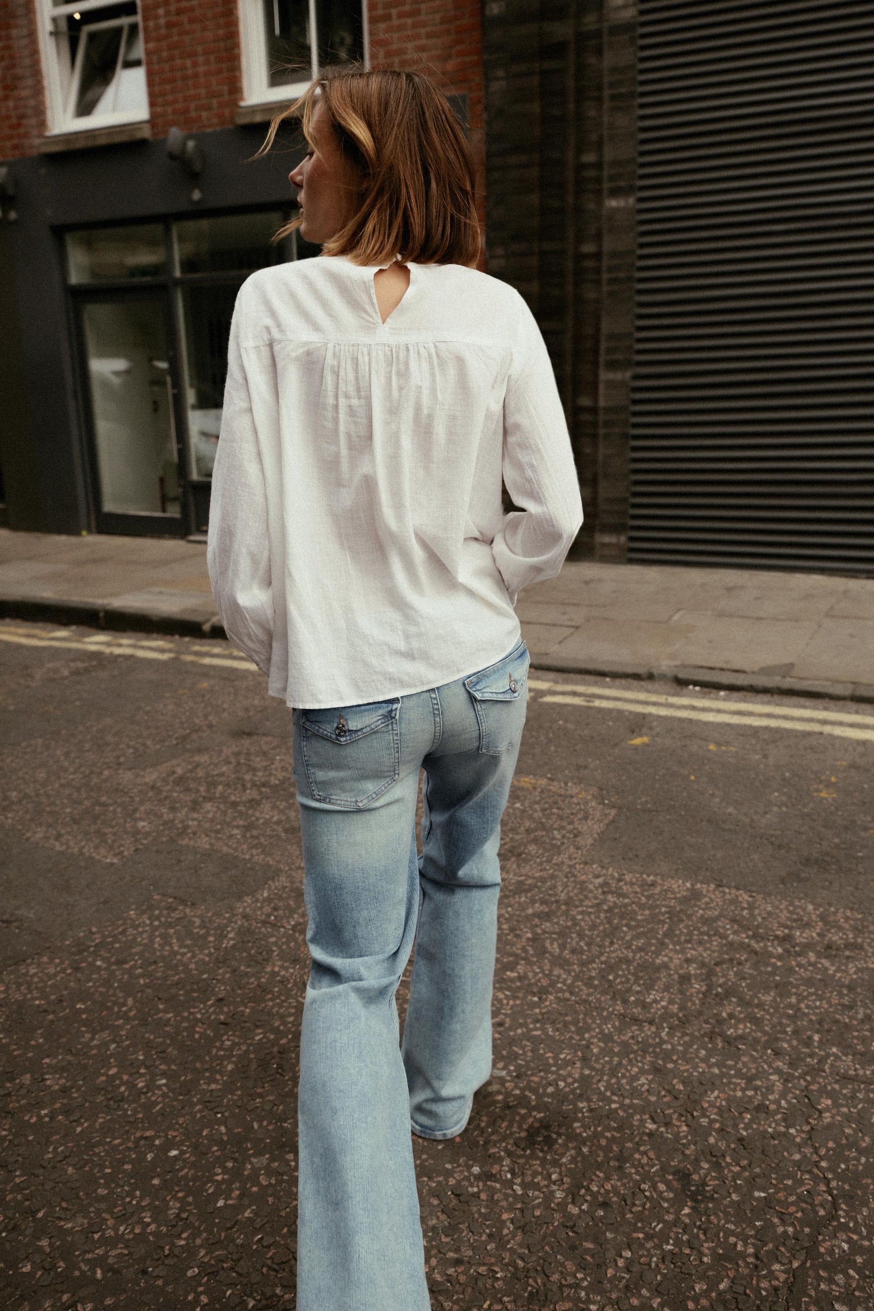 FLORAL EMBROIDERED BLOUSE