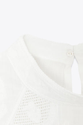 FLORAL EMBROIDERED BLOUSE