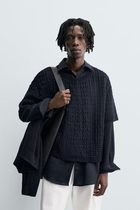 CROCHET TEXTURED T-SHIRT - Image 2