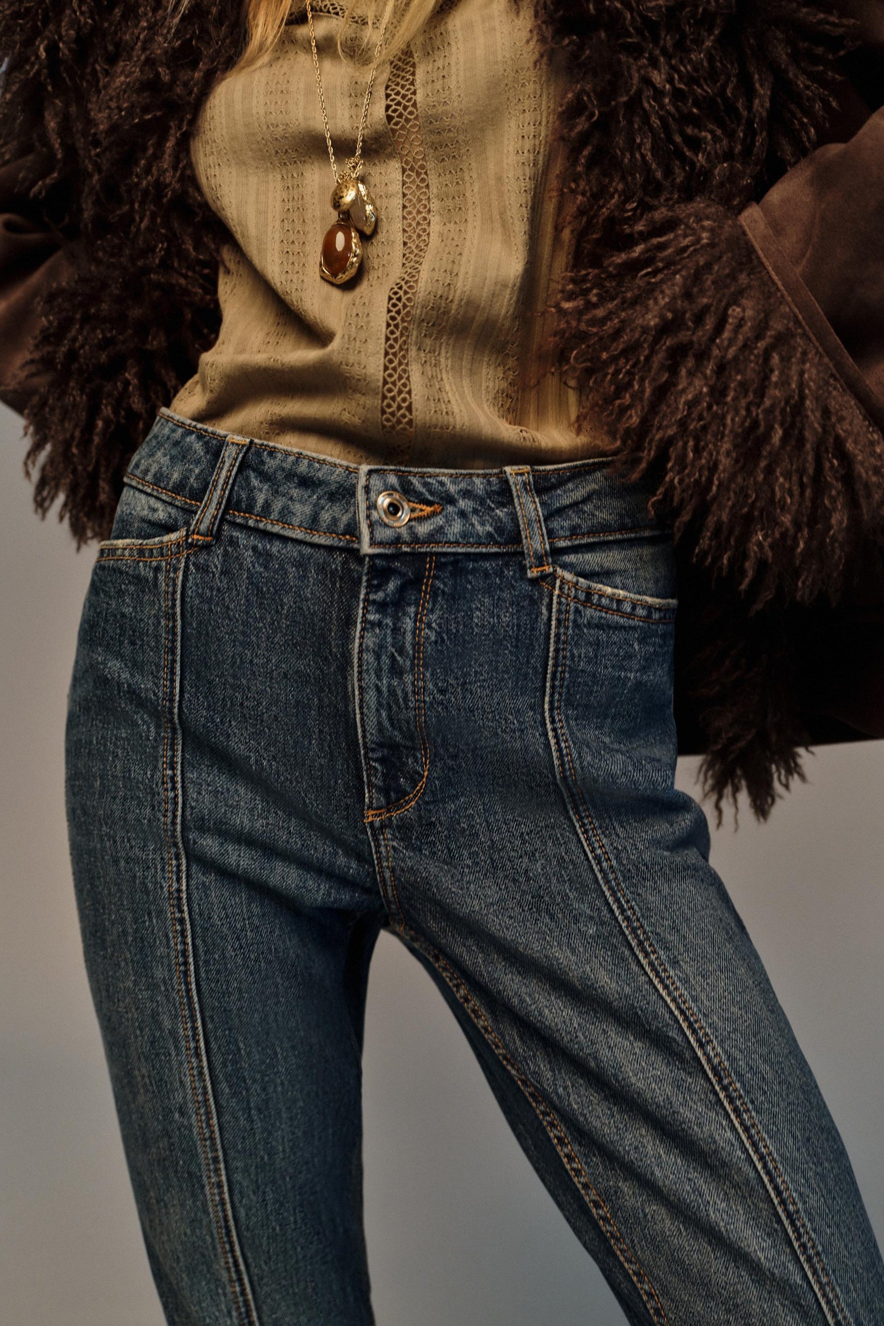 Flare seam mid-waist jeans