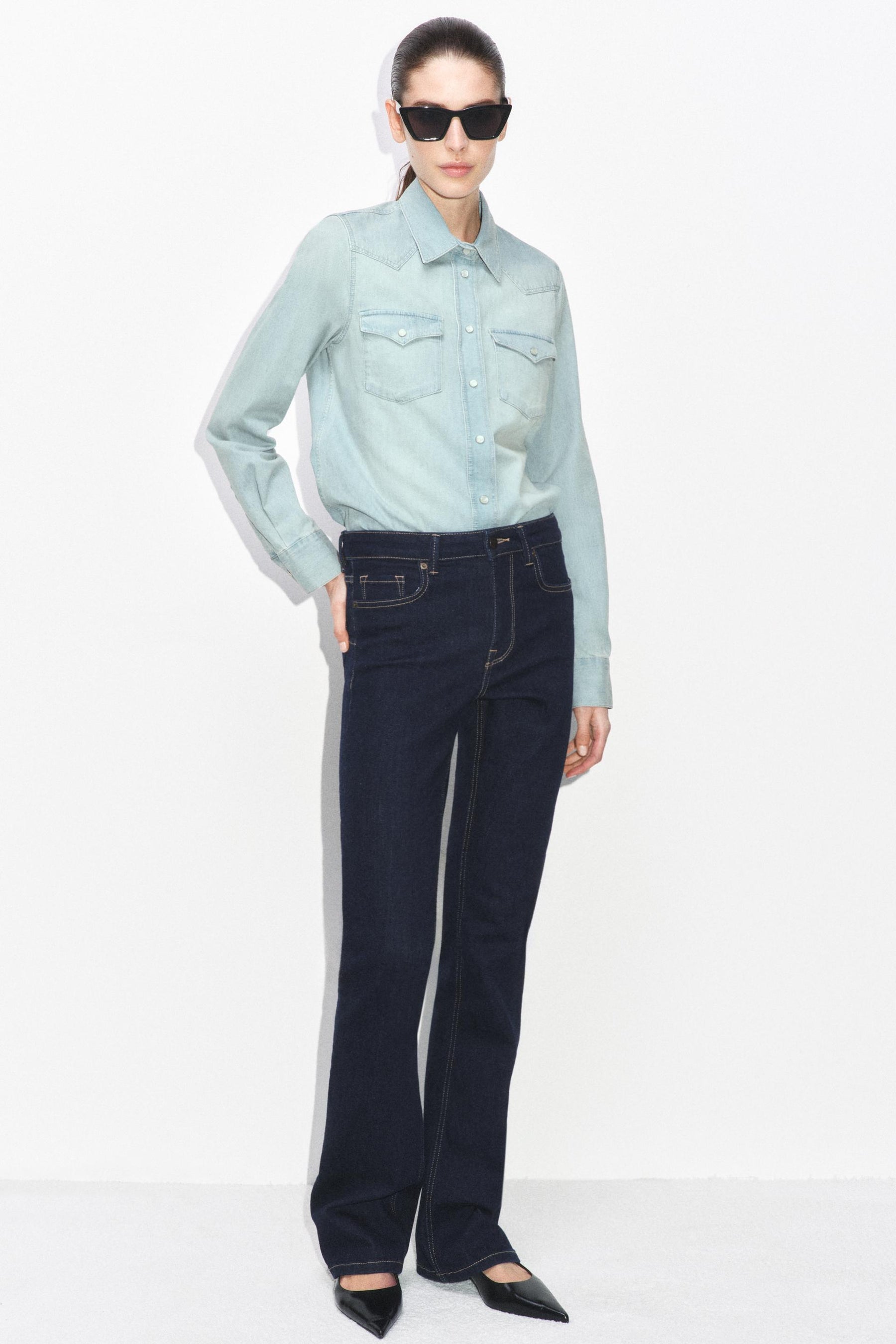 High-waist Bootcut Jeans