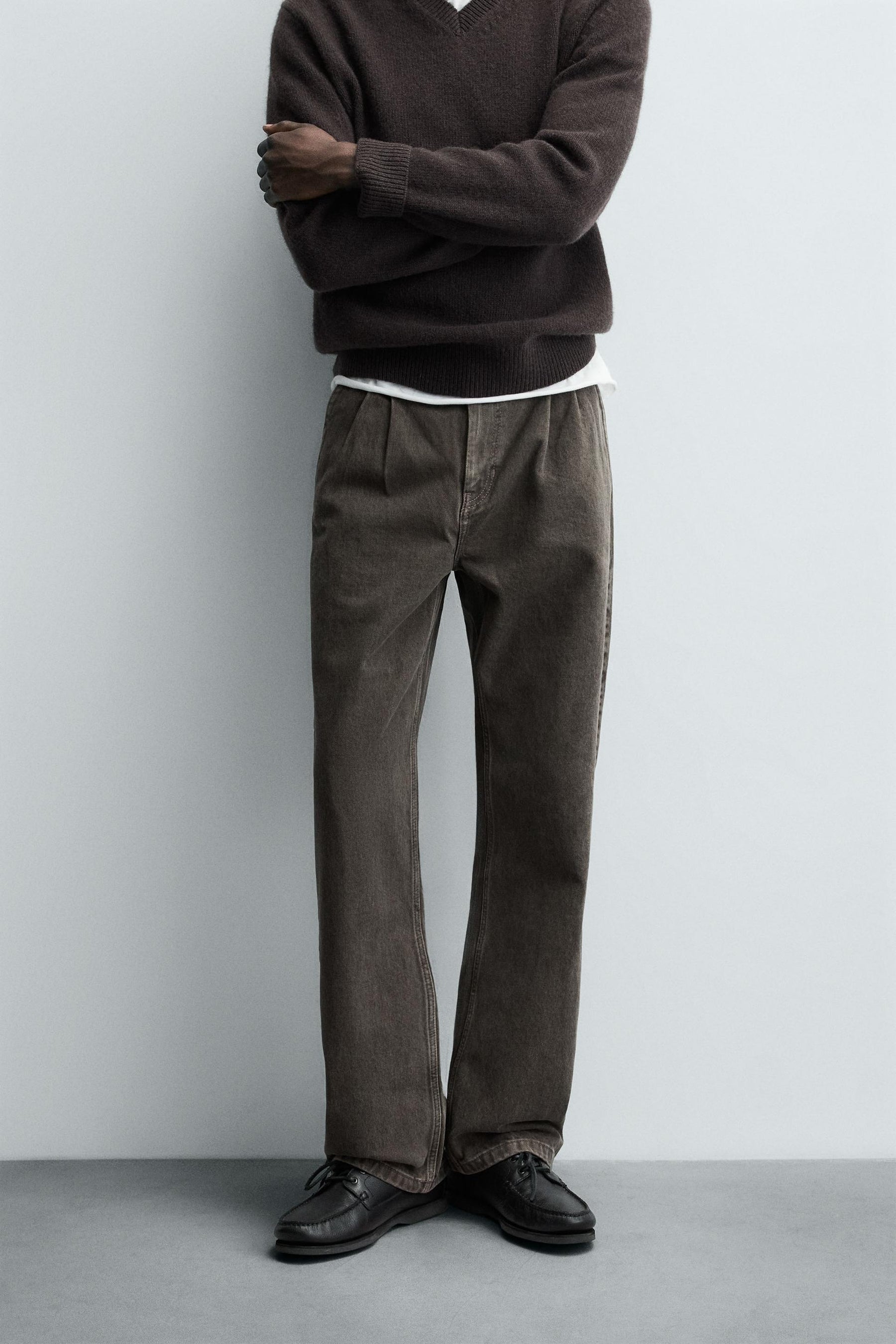 STRAIGHT FIT PLEATED JEANS - Image 2