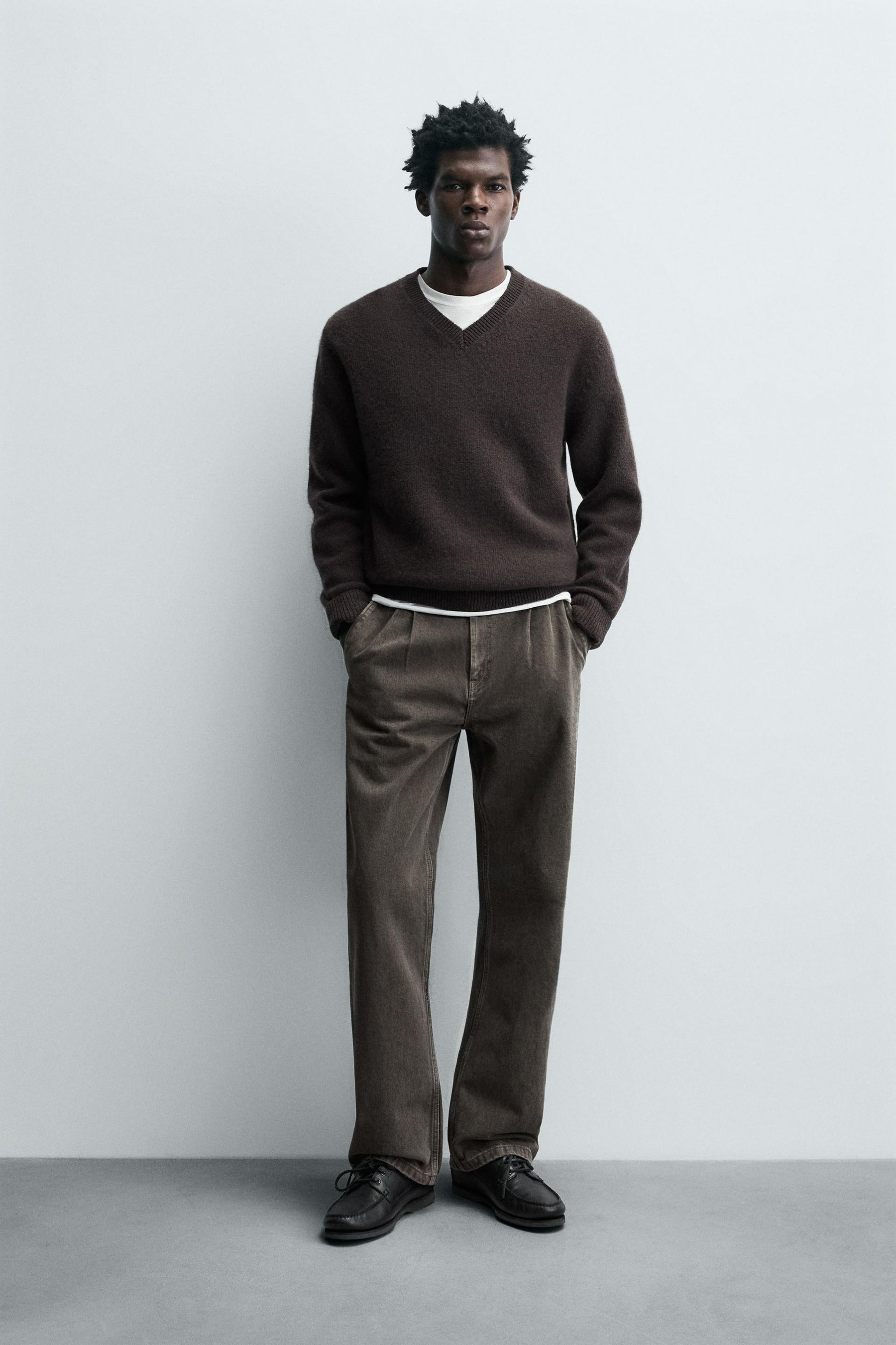 STRAIGHT FIT PLEATED JEANS - Image 1