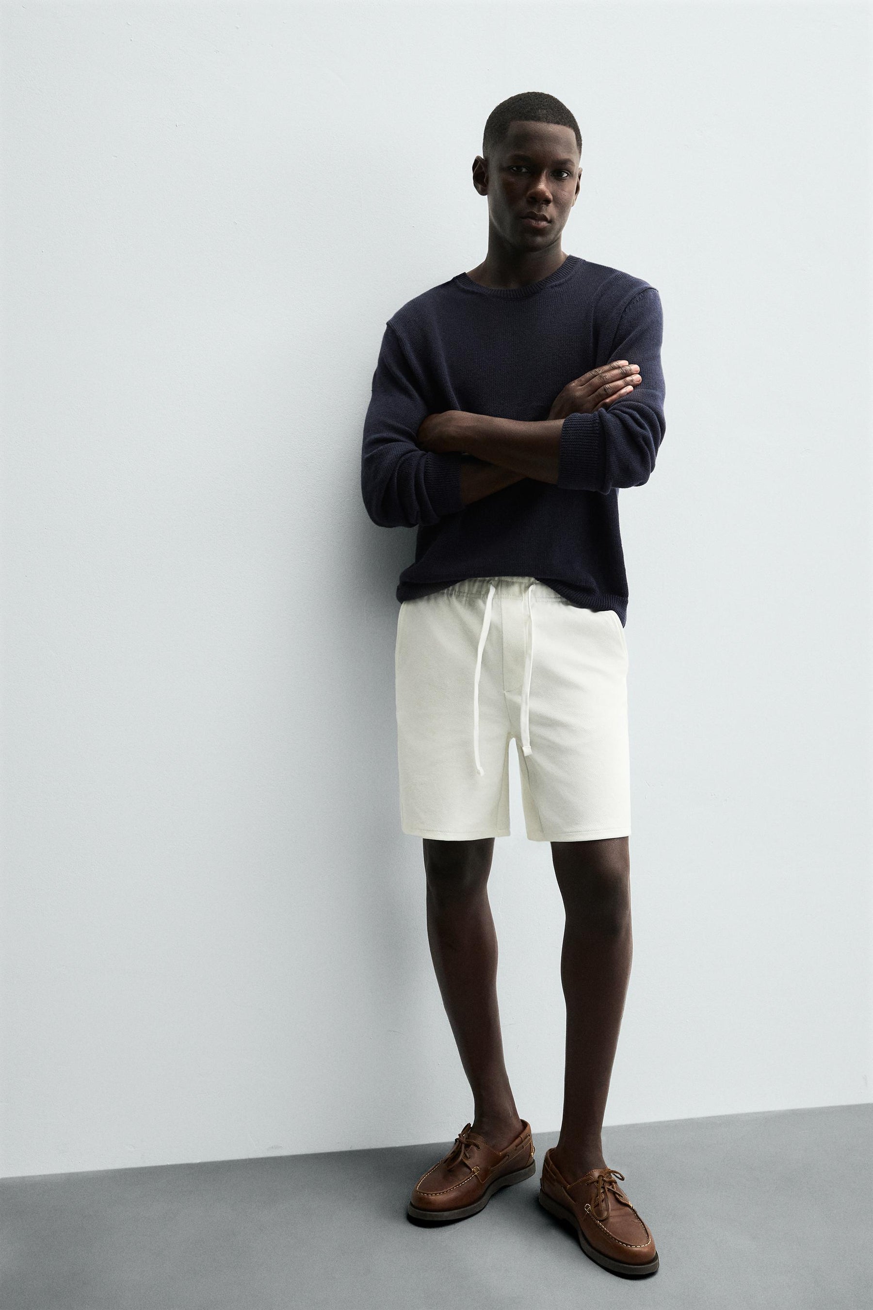 TEXTURED COMFORT BERMUDA SHORTS - Image 6