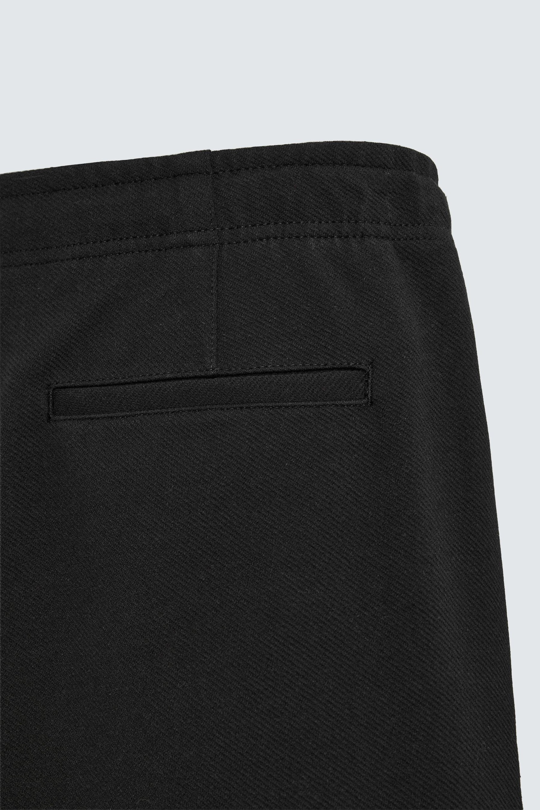 TEXTURED COMFORT BERMUDA SHORTS - Image 10