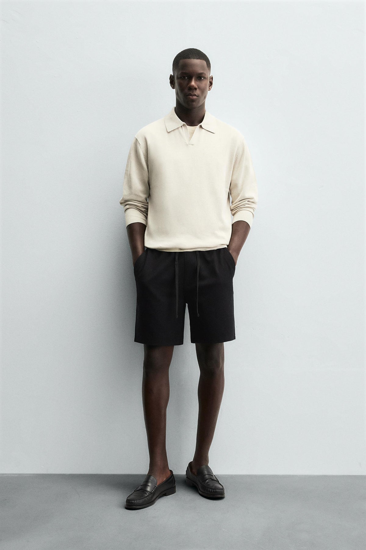 TEXTURED COMFORT BERMUDA SHORTS - Image 1